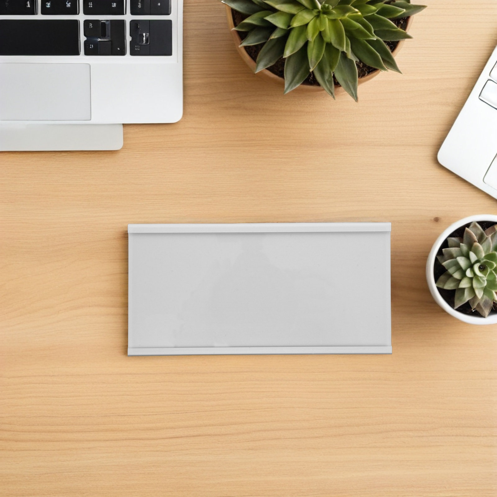 Sleek Aluminum Name Plate Hold - огляд і ціна Desk Name Plate